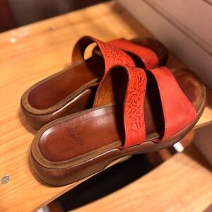 Dansko Luggage Strap Style Leather Slide Sandals size 8.5-9 (39) eu really nice